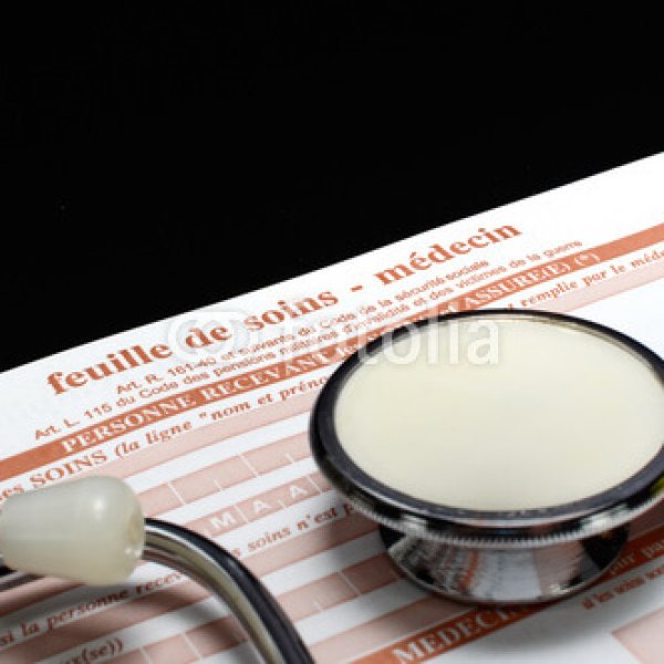 Feuillle de soins et stéthoscope